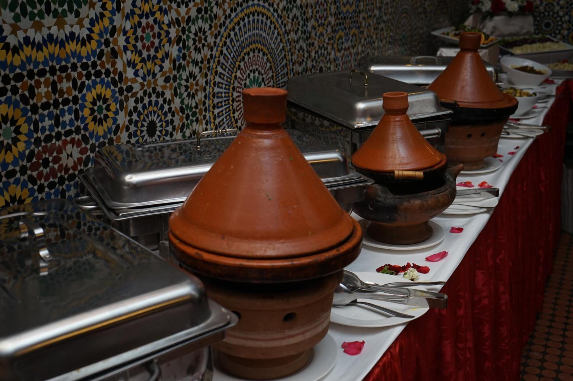 Hotel Nouzha Fez Bagian luar foto