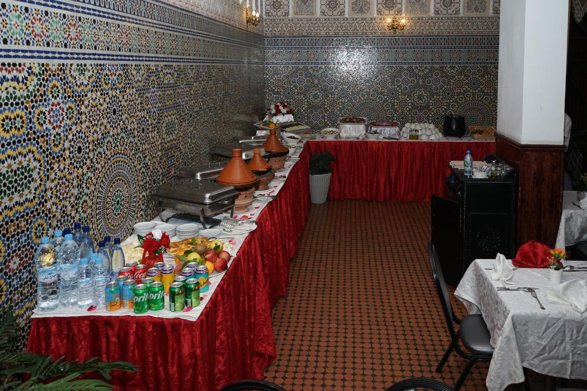 Hotel Nouzha Fez Bagian luar foto