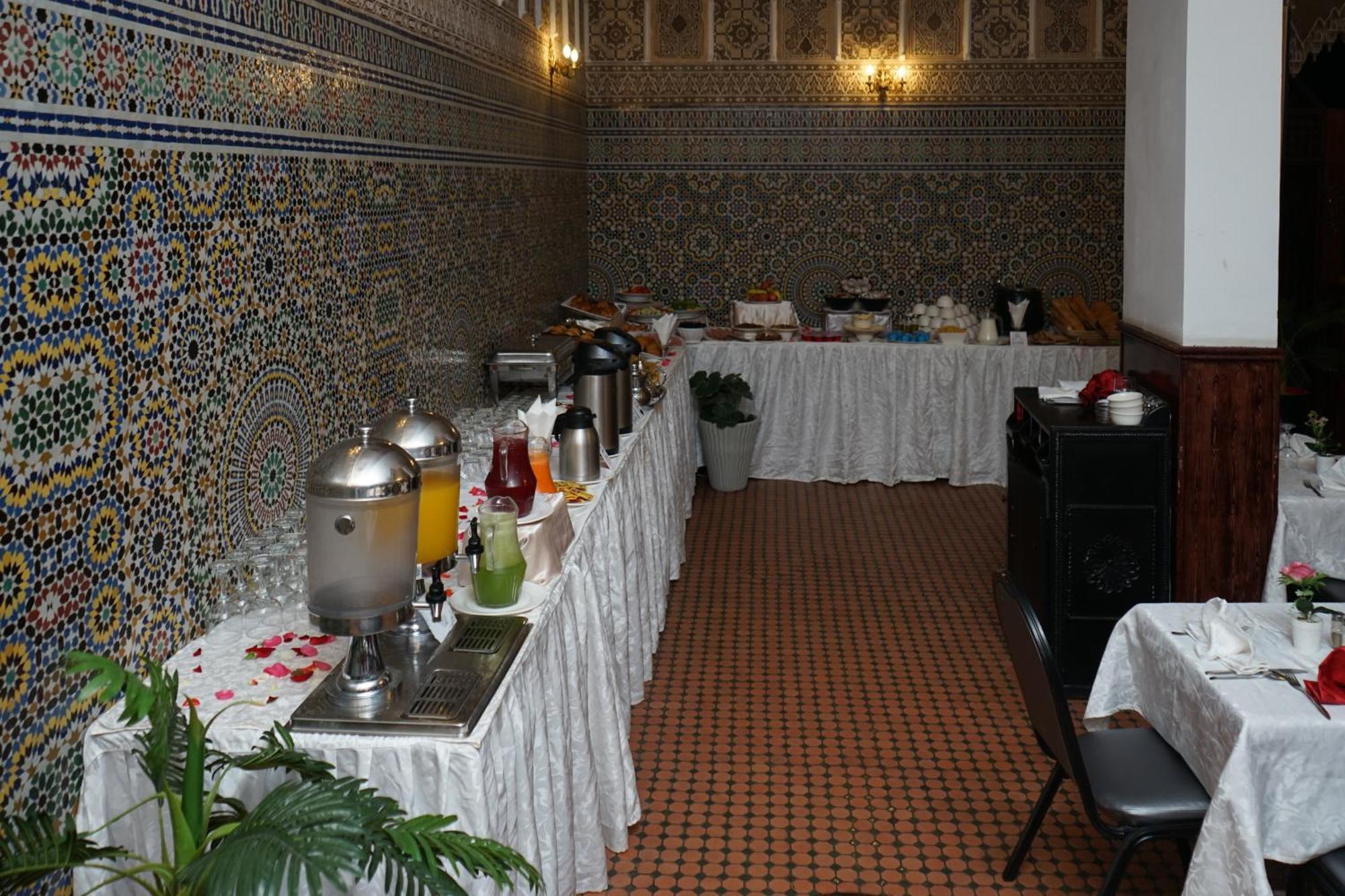 Hotel Nouzha Fez Bagian luar foto