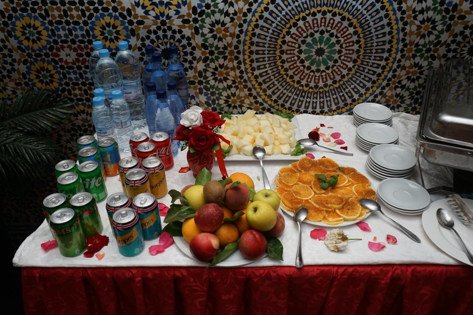 Hotel Nouzha Fez Bagian luar foto