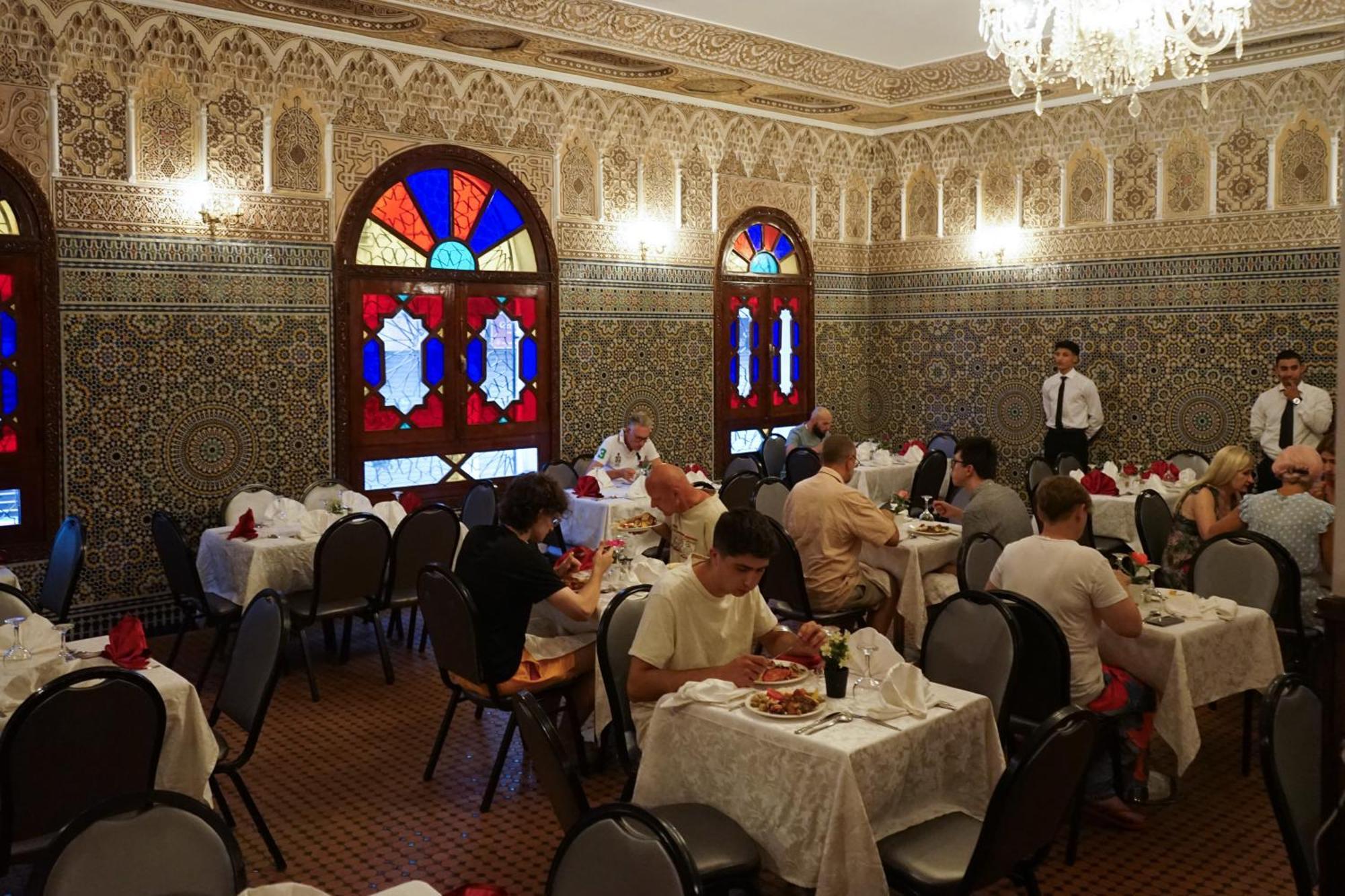 Hotel Nouzha Fez Bagian luar foto