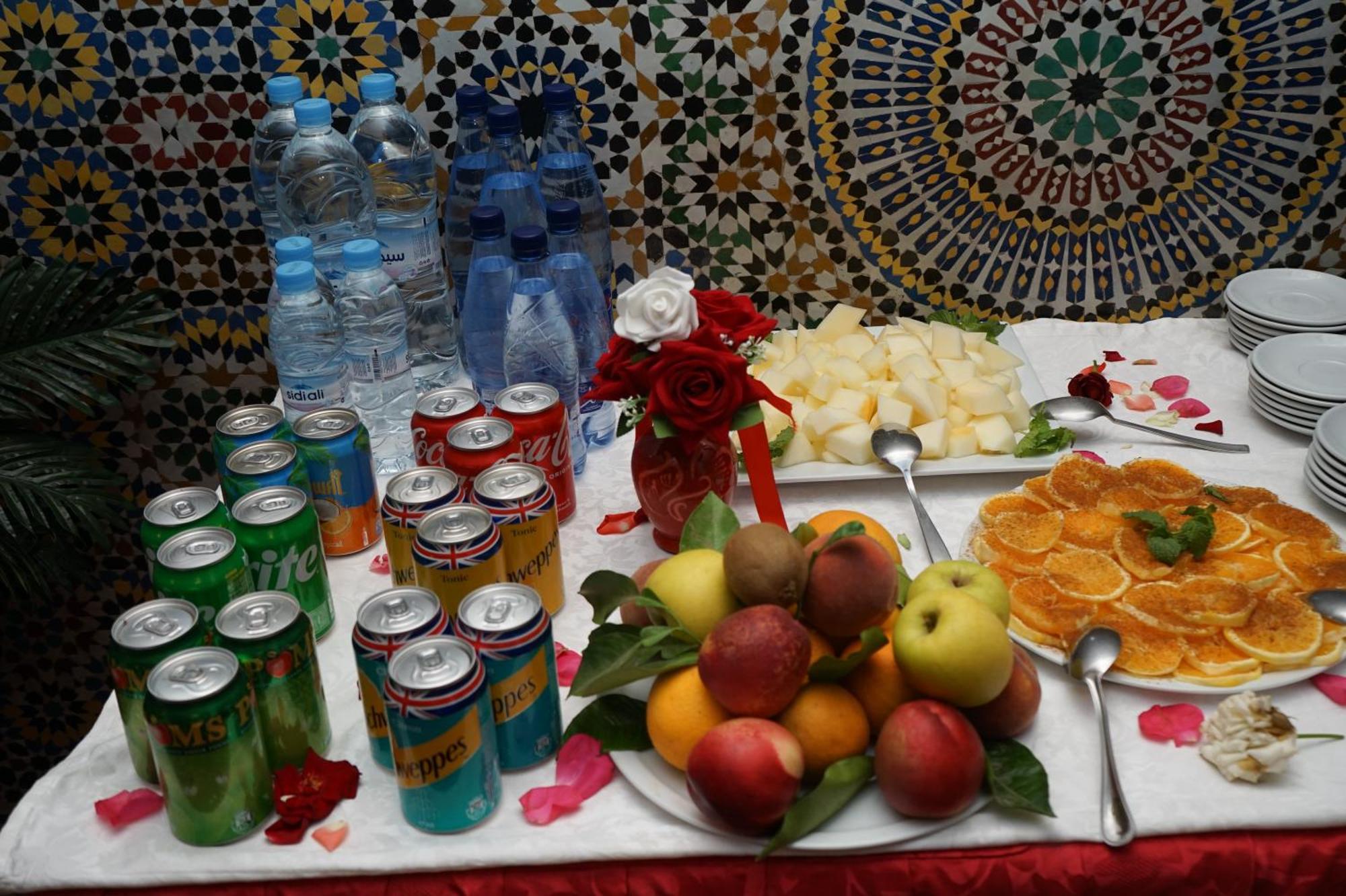 Hotel Nouzha Fez Bagian luar foto