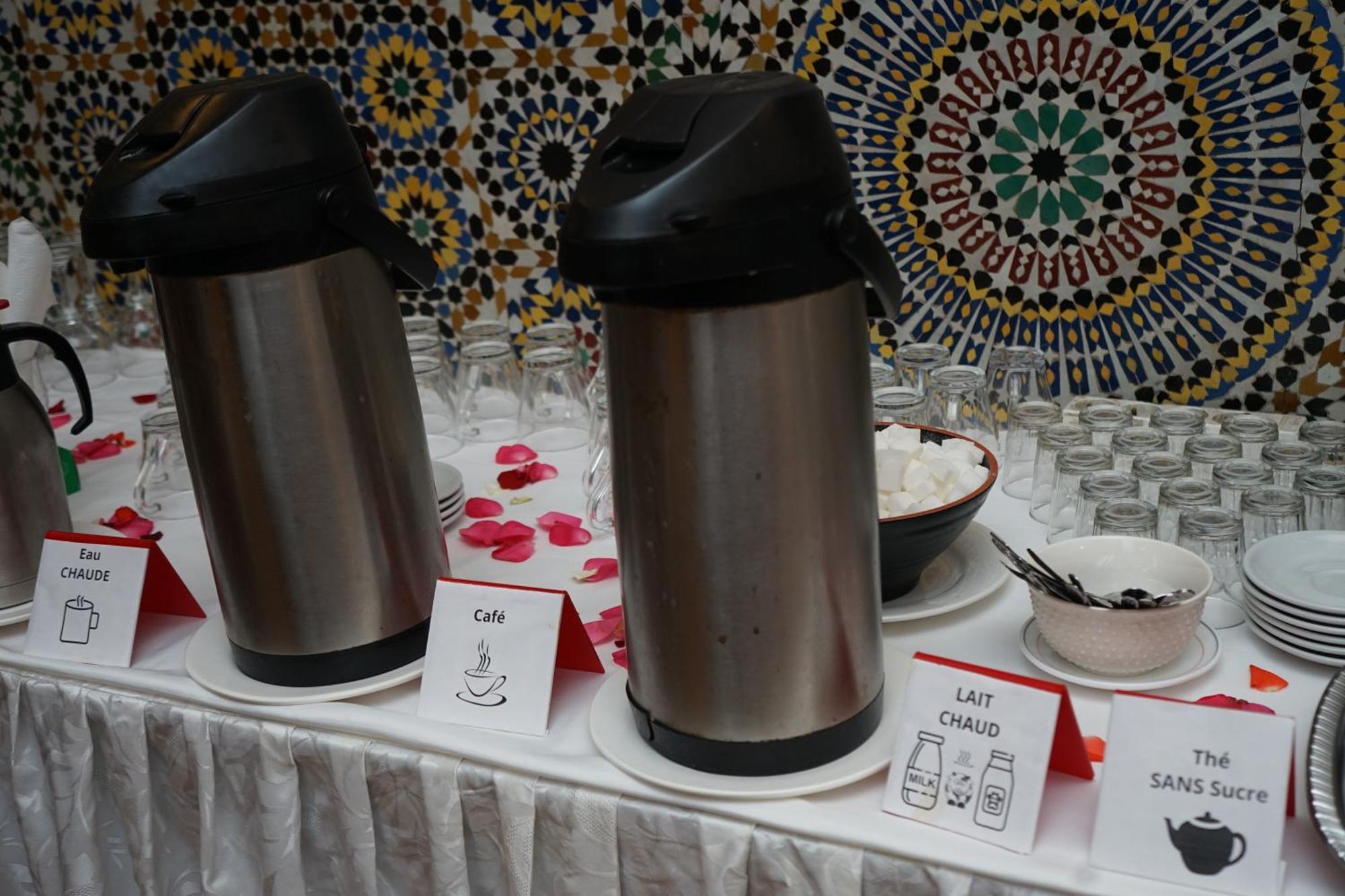 Hotel Nouzha Fez Bagian luar foto